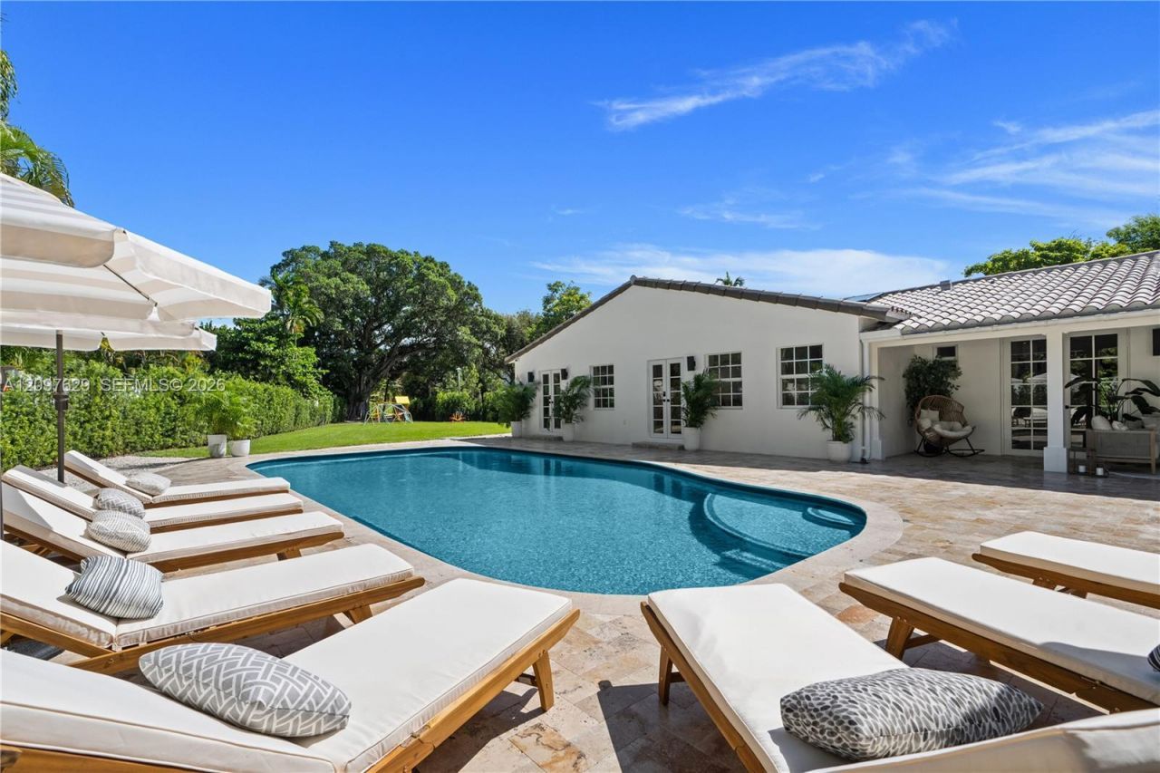 4700 Lake Rd , Miami, FL 33137 Photo