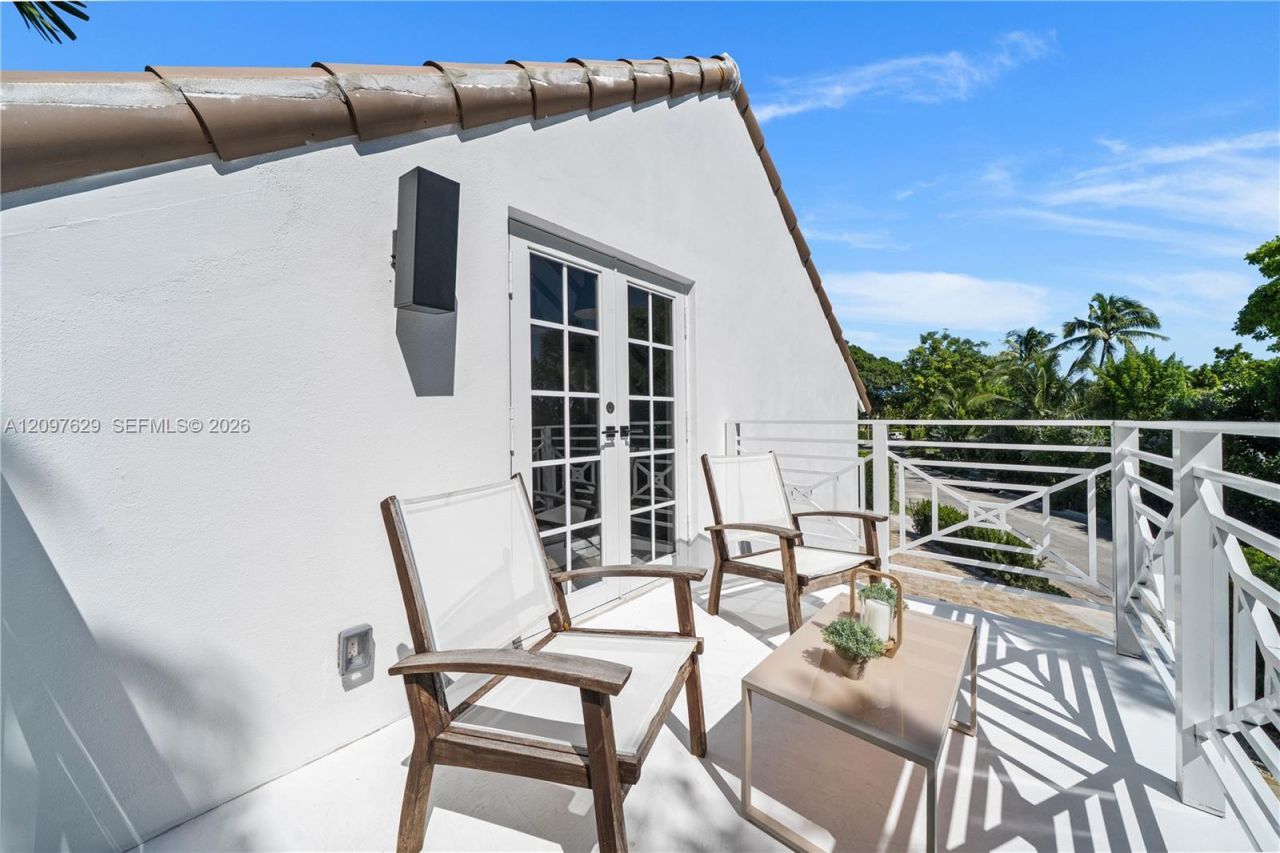 4700 Lake Rd , Miami, FL 33137 Photo