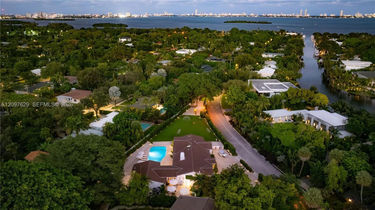 4700 Lake Rd , Miami, FL 33137 Photo