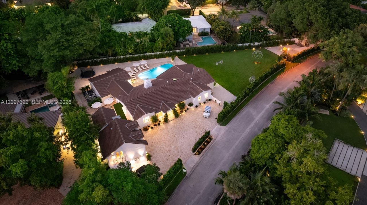 4700 Lake Rd , Miami, FL 33137 Photo