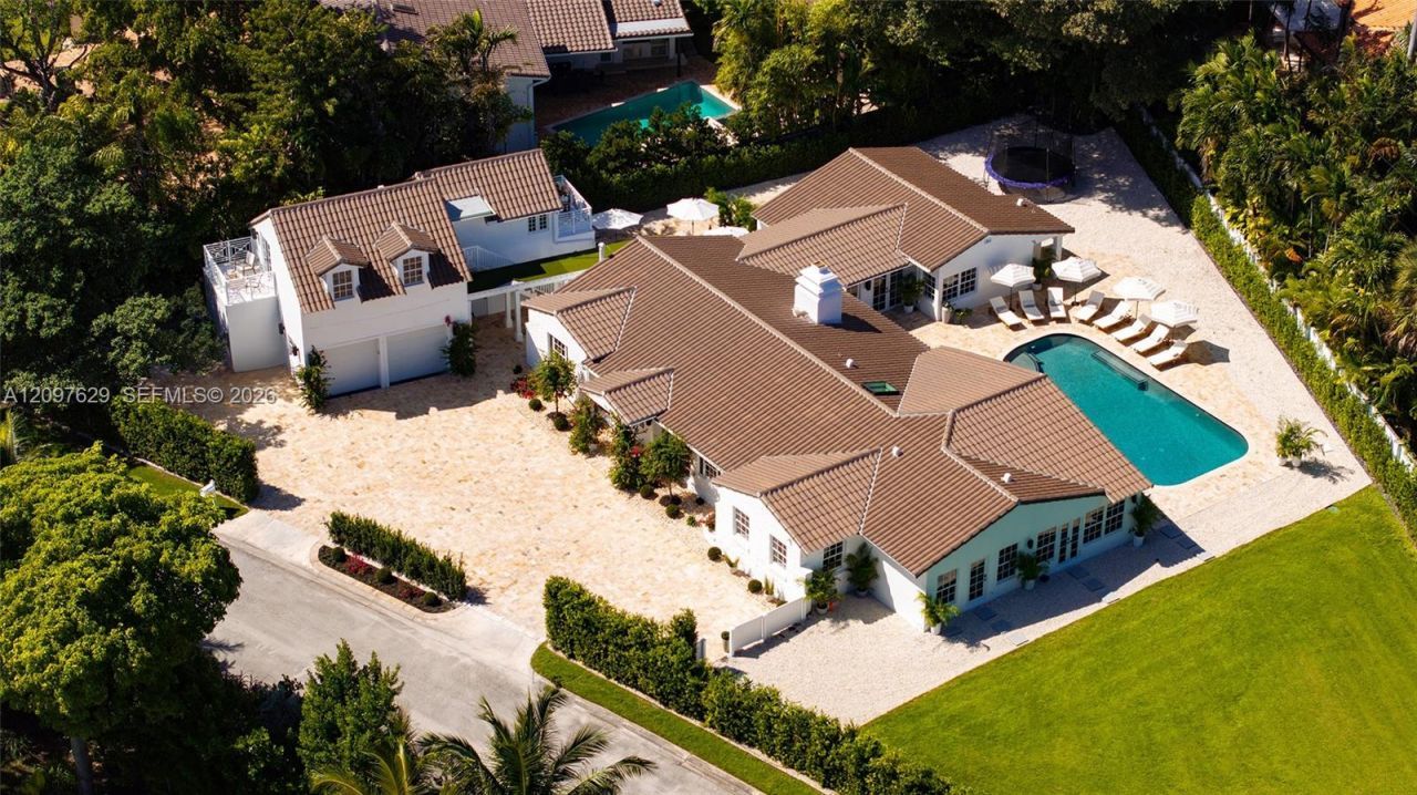 4700 Lake Rd , Miami, FL 33137 Photo