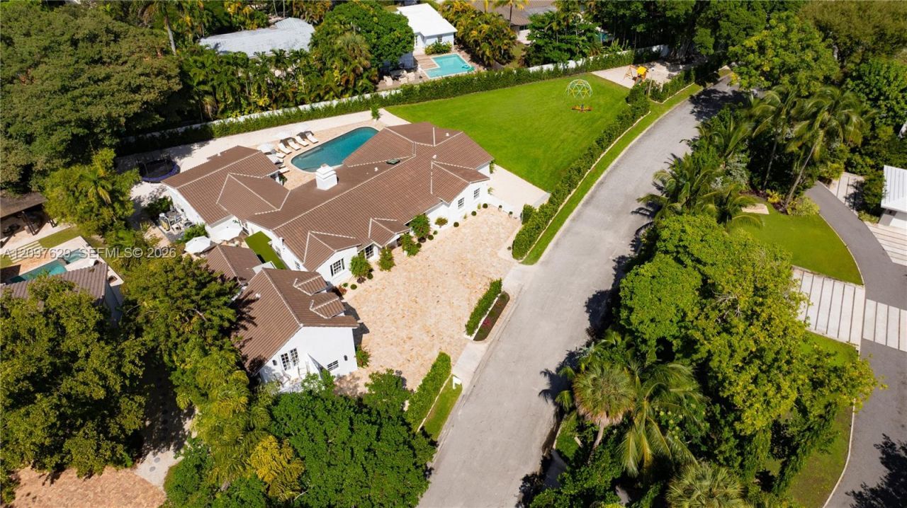4700 Lake Rd , Miami, FL 33137 Photo