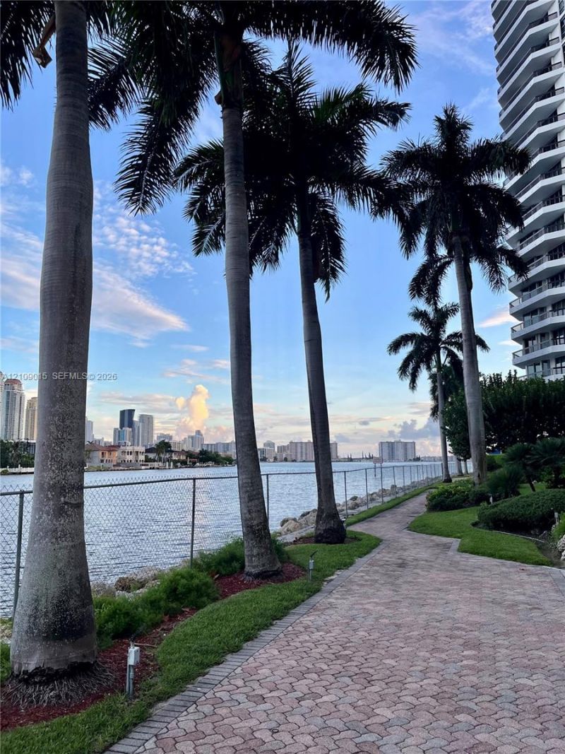 3530 Mystic Pointe Dr , Unit 1709, Aventura, FL 33180 Photo