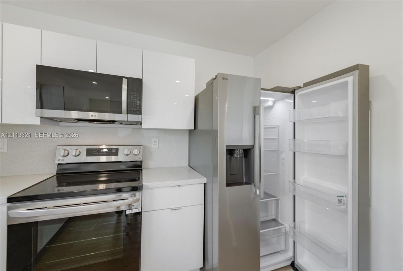 350 SW 17th Rd , Unit 350, Miami, FL 33129 Photo