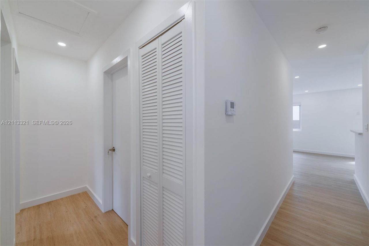 350 SW 17th Rd , Unit 350, Miami, FL 33129 Photo