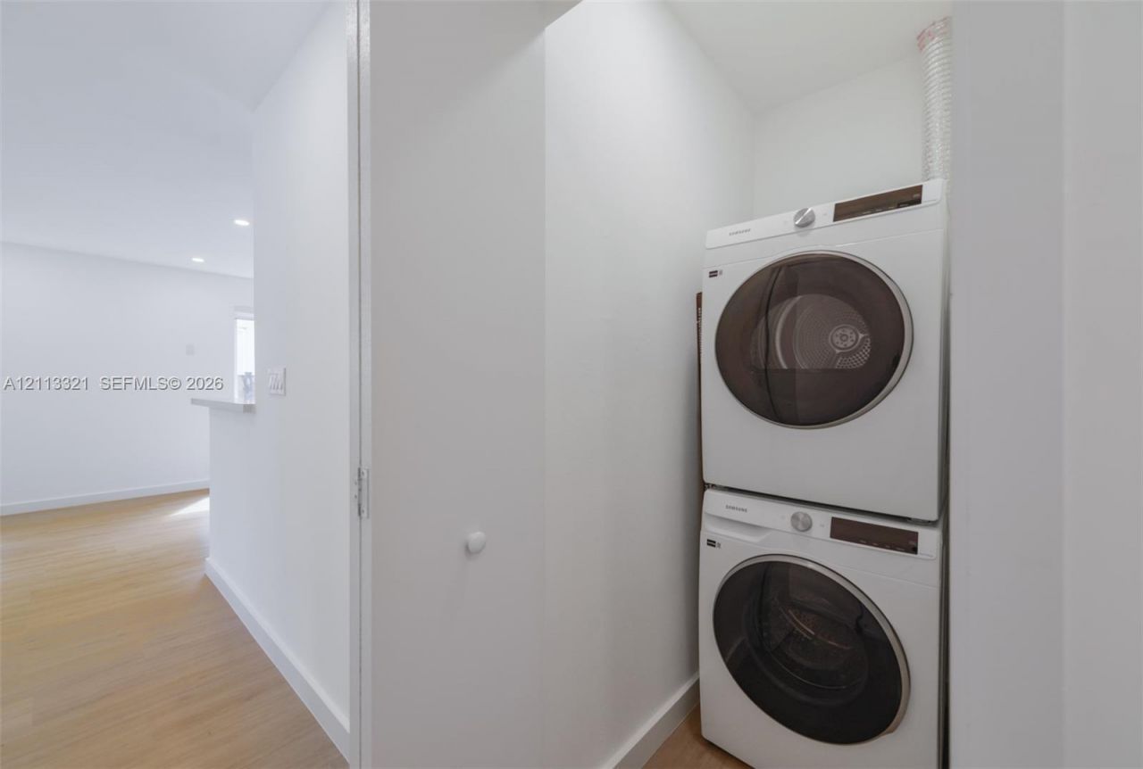 350 SW 17th Rd , Unit 350, Miami, FL 33129 Photo