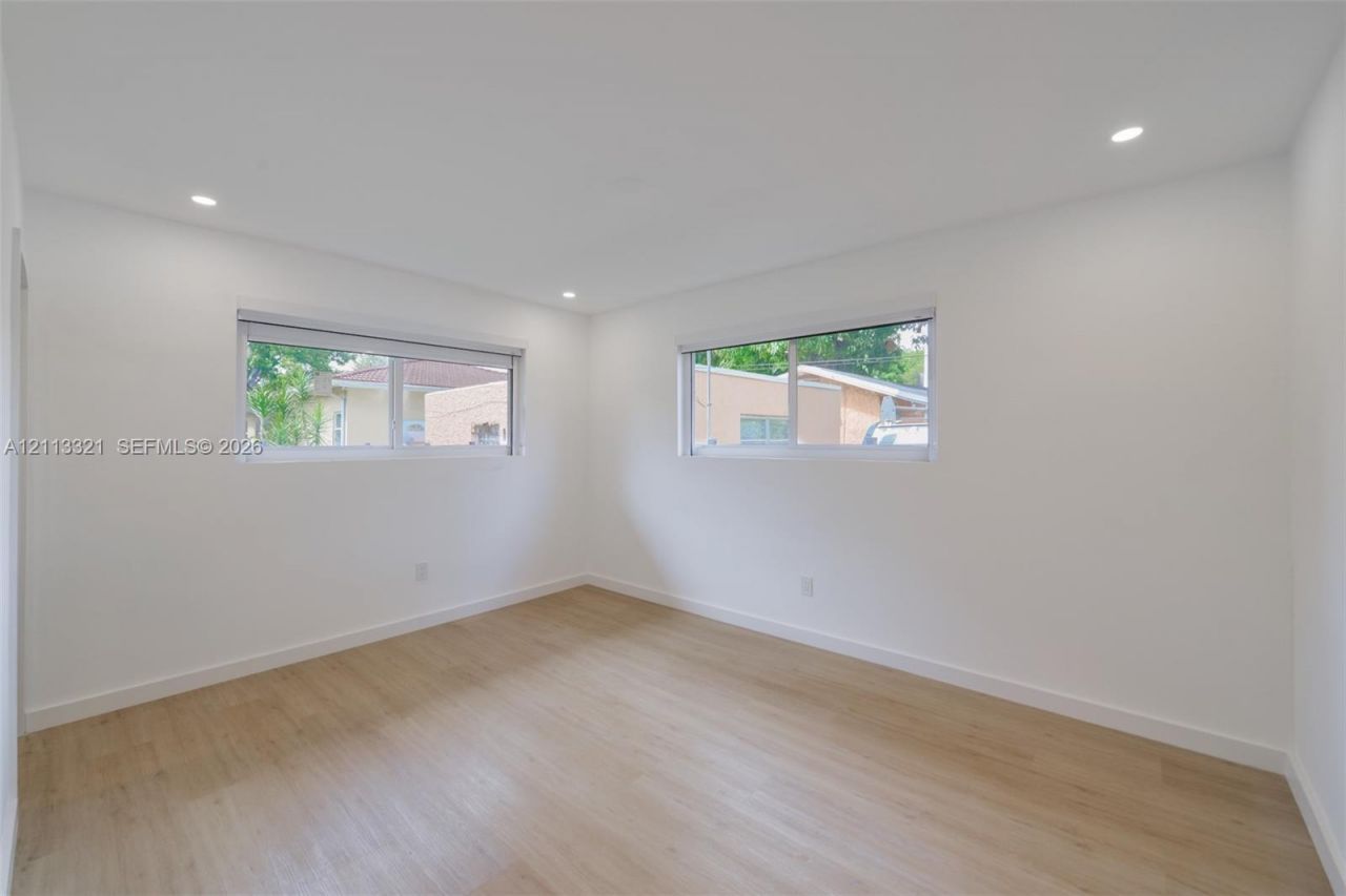 350 SW 17th Rd , Unit 350, Miami, FL 33129 Photo