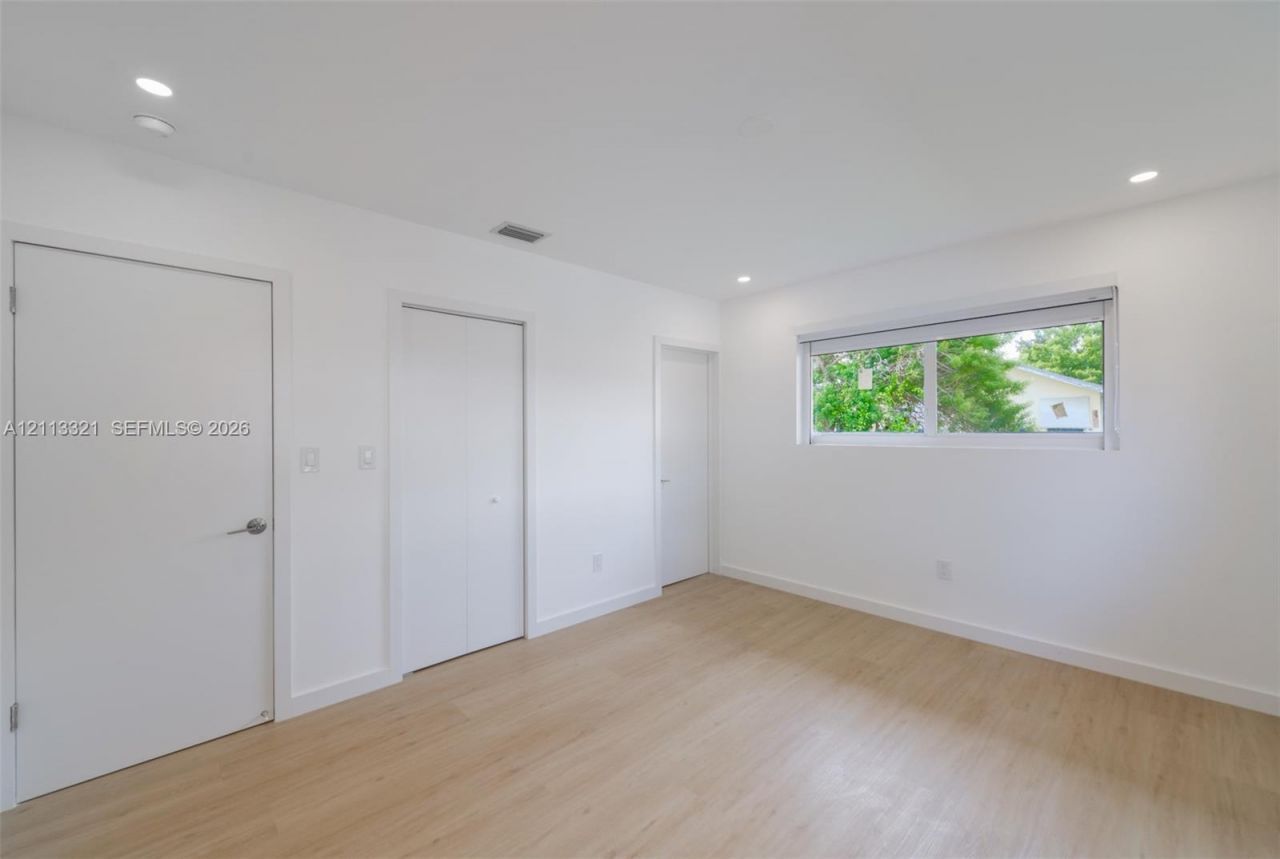 350 SW 17th Rd , Unit 350, Miami, FL 33129 Photo
