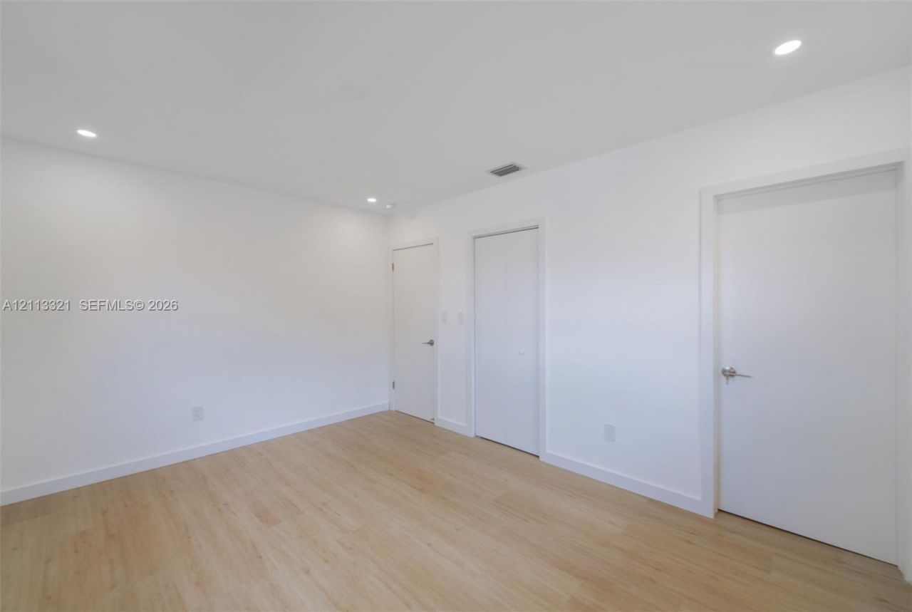 350 SW 17th Rd , Unit 350, Miami, FL 33129 Photo