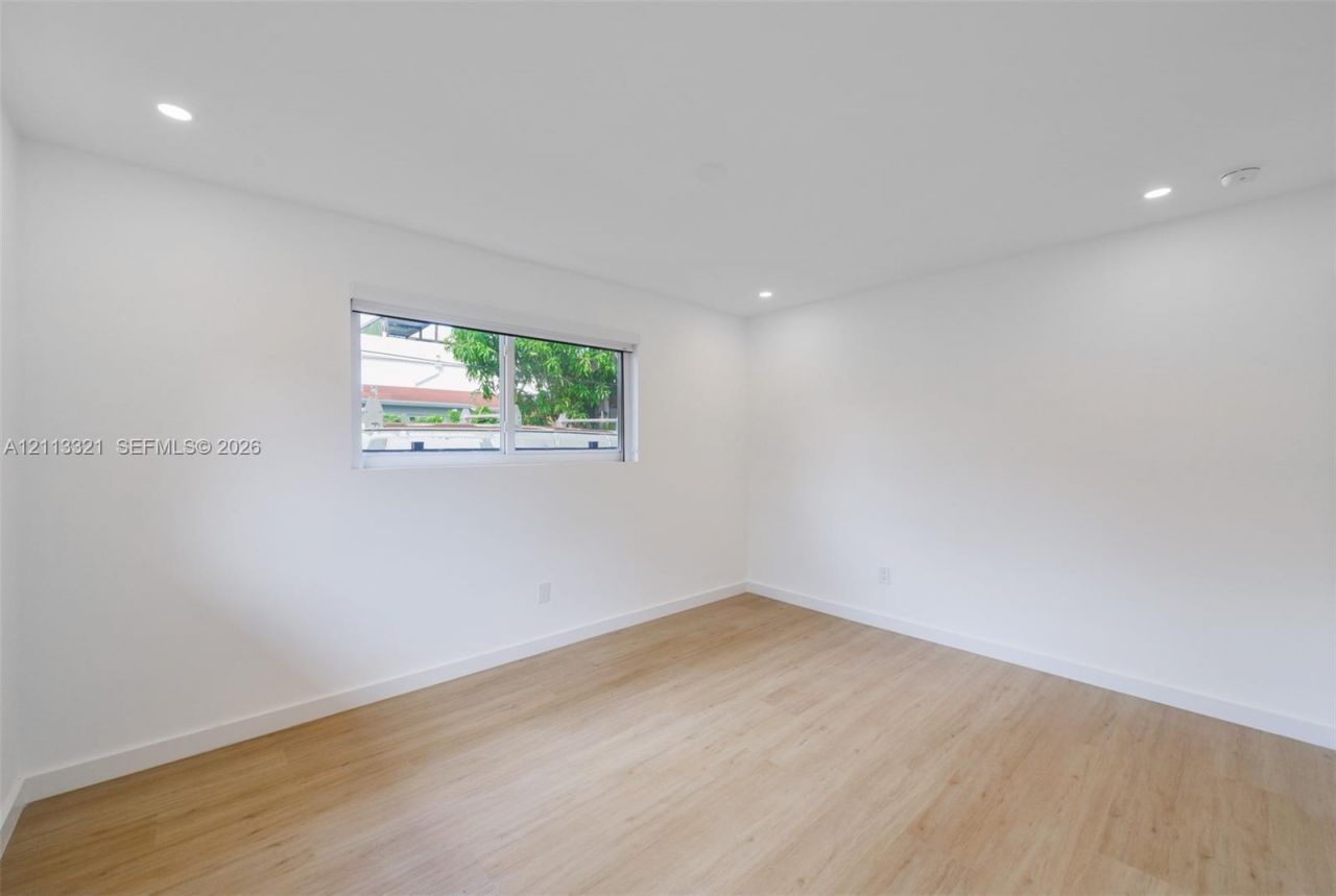 350 SW 17th Rd , Unit 350, Miami, FL 33129 Photo