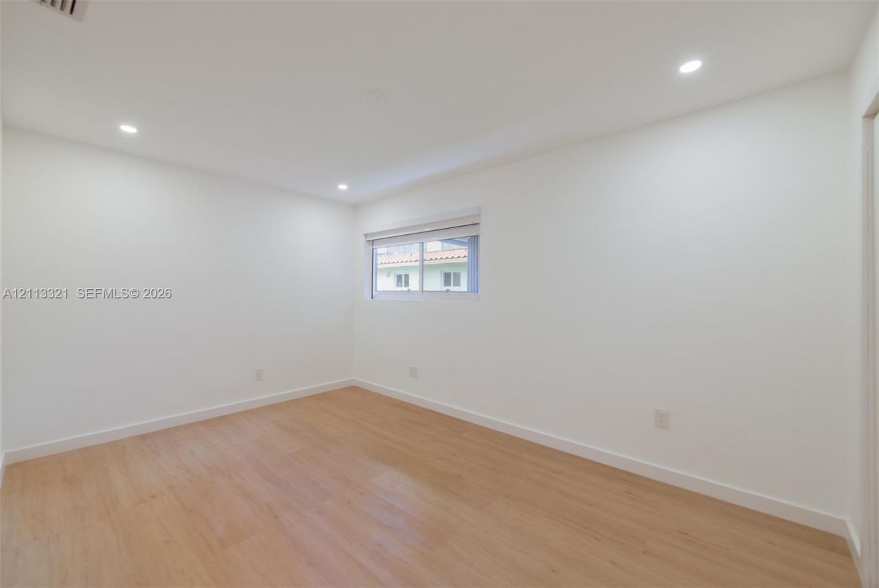 350 SW 17th Rd , Unit 350, Miami, FL 33129 Photo