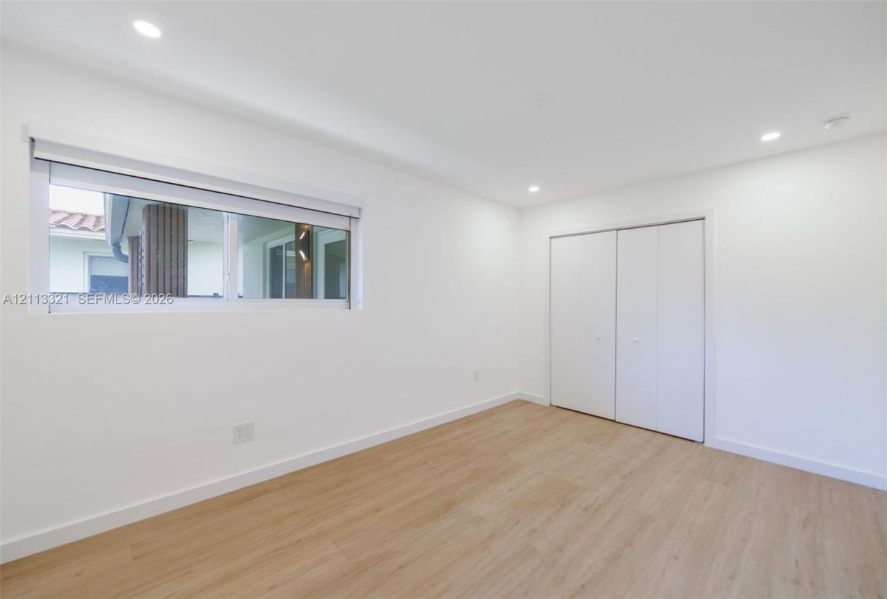 350 SW 17th Rd , Unit 350, Miami, FL 33129 Photo