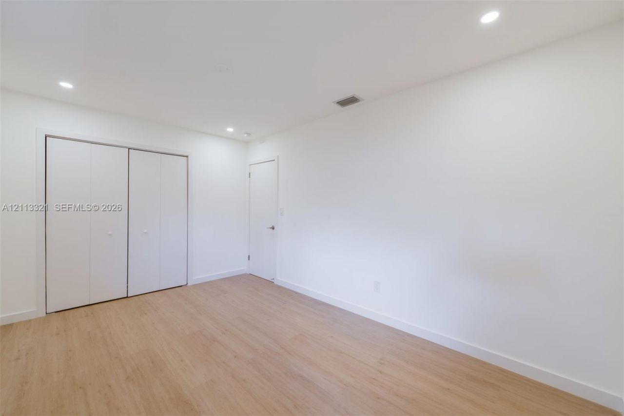 350 SW 17th Rd , Unit 350, Miami, FL 33129 Photo