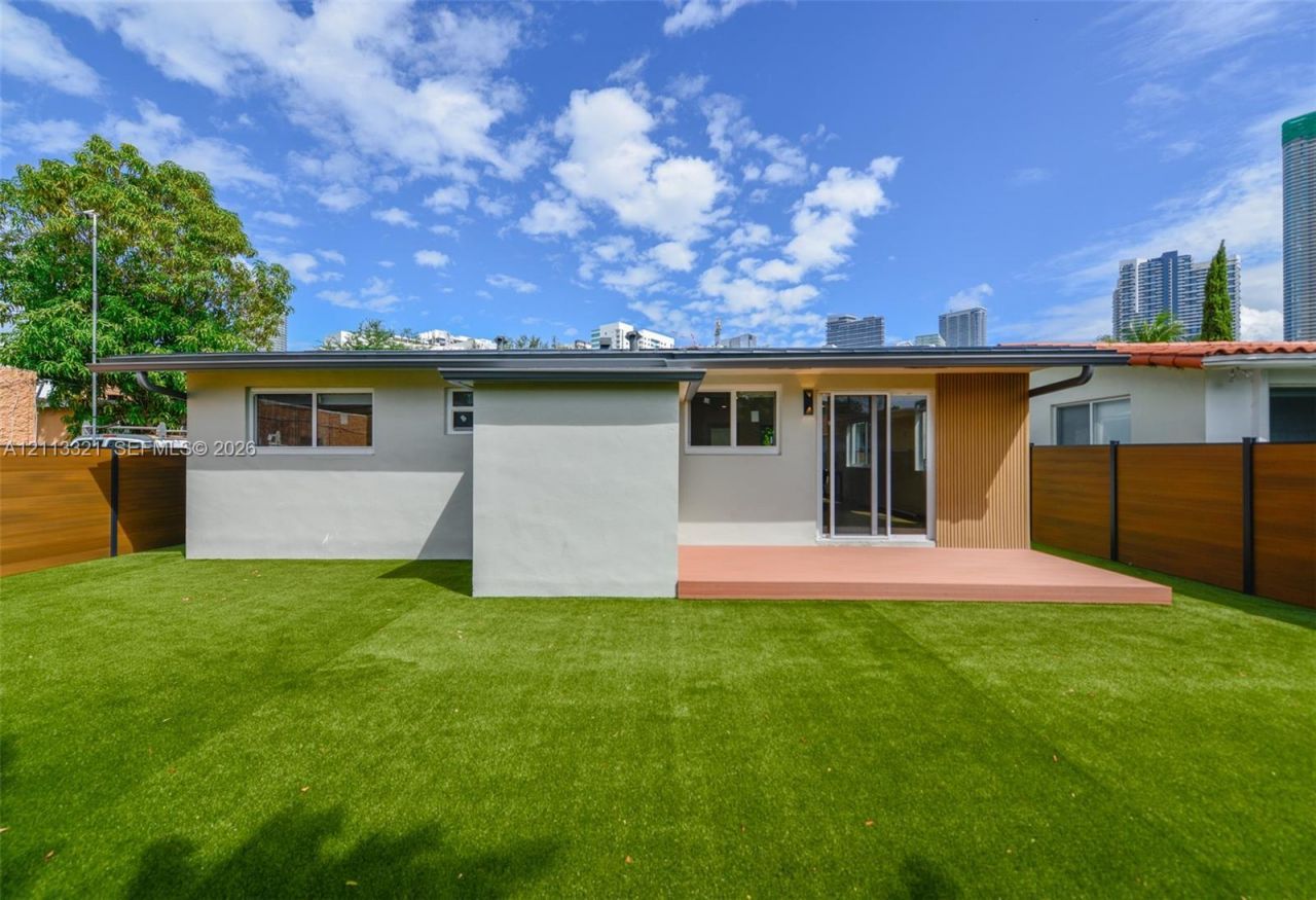 350 SW 17th Rd , Unit 350, Miami, FL 33129 Photo