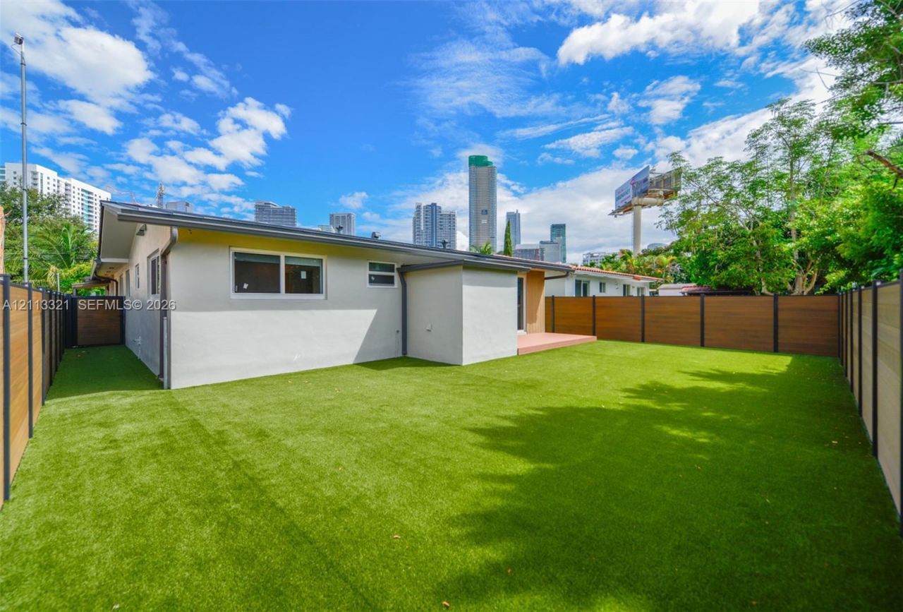 350 SW 17th Rd , Unit 350, Miami, FL 33129 Photo
