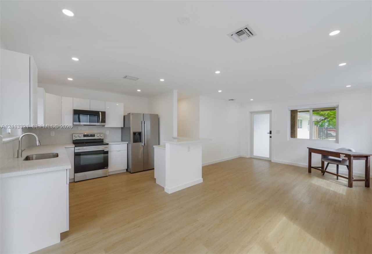 350 SW 17th Rd , Unit 350, Miami, FL 33129 Photo
