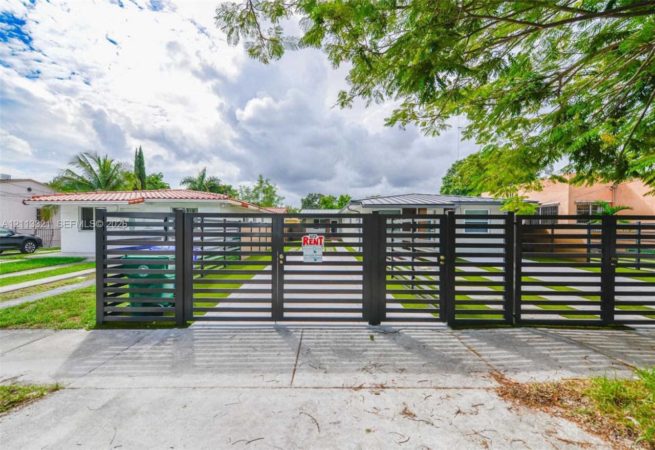 350 SW 17th Rd , Unit 350, Miami, FL 33129 Photo