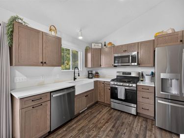 17622 Emiline Street, Omaha, NE 68136
