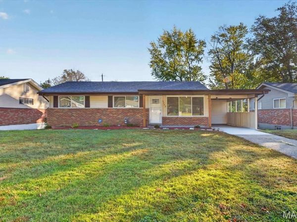 9742 Wendell Drive , St Louis, MO 63136