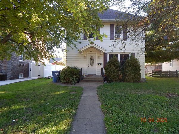 845 3rd Avenue S, Clinton, IA 52732