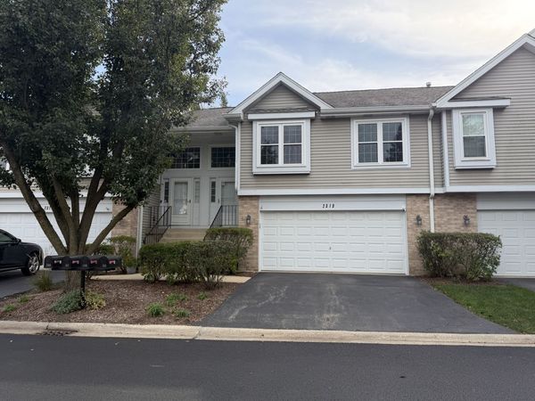 2319 ARQUILLA Drive , Downers Grove, IL 60515
