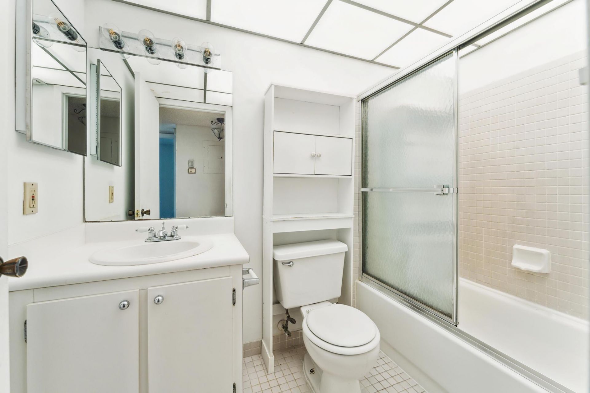 10411 E Clairmont Circle, Unit 211, Tamarac, FL 33321 Photo