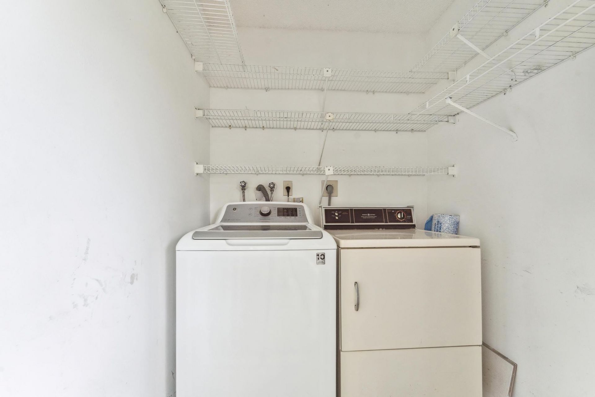 10411 E Clairmont Circle, Unit 211, Tamarac, FL 33321 Photo