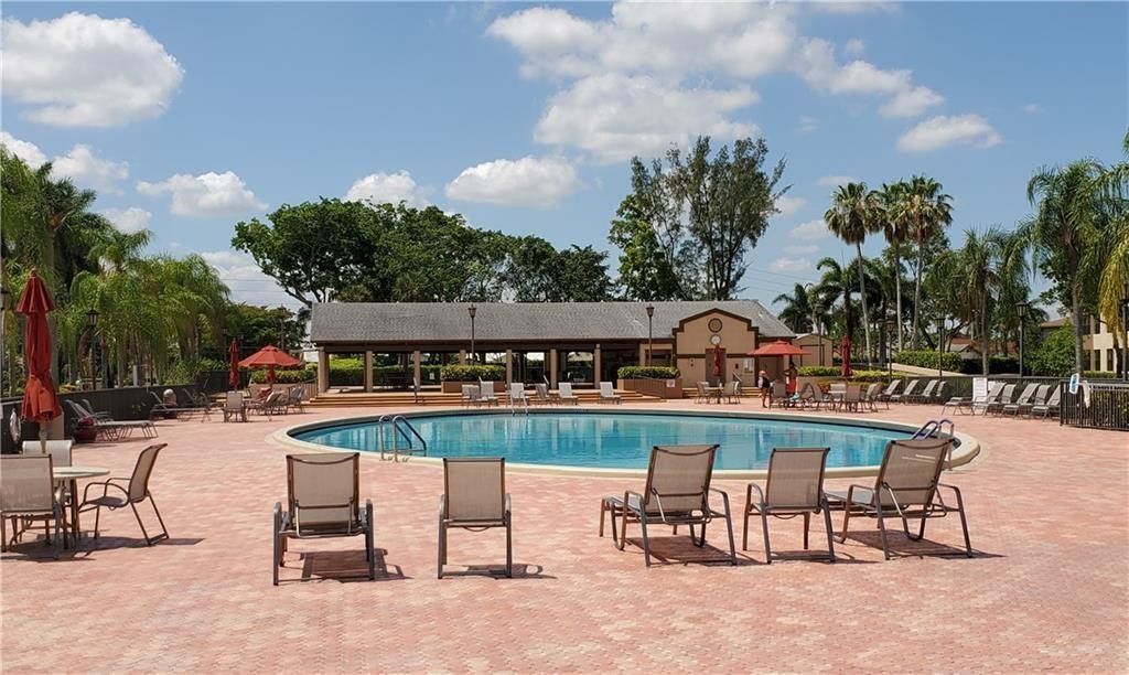 10411 E Clairmont Circle, Unit 211, Tamarac, FL 33321 Photo