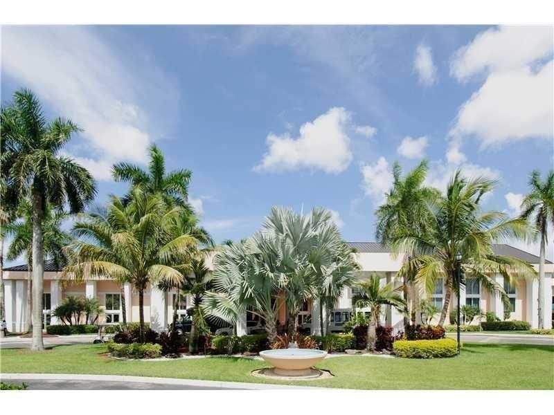 10411 E Clairmont Circle, Unit 211, Tamarac, FL 33321 Photo