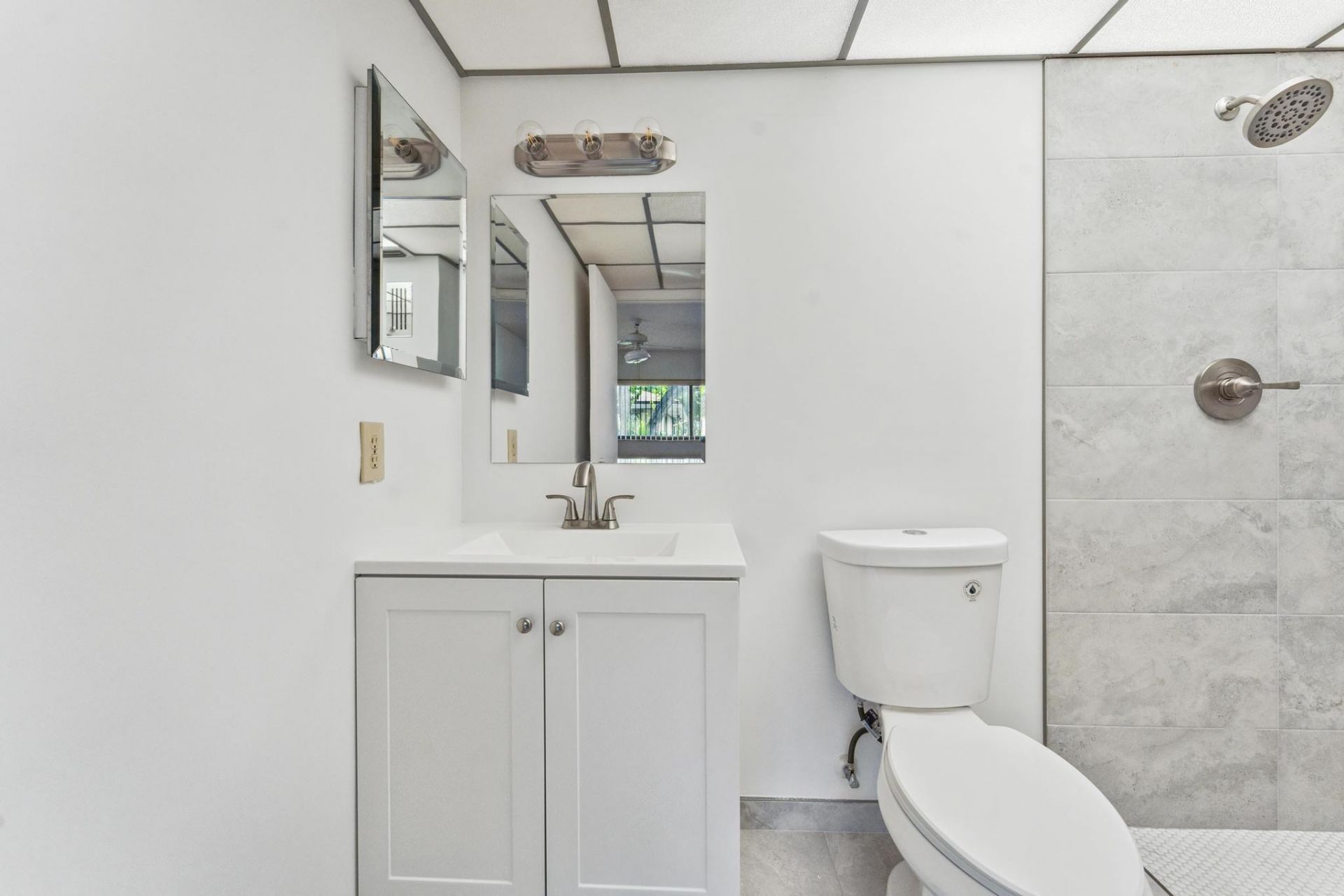 10411 E Clairmont Circle, Unit 211, Tamarac, FL 33321 Photo