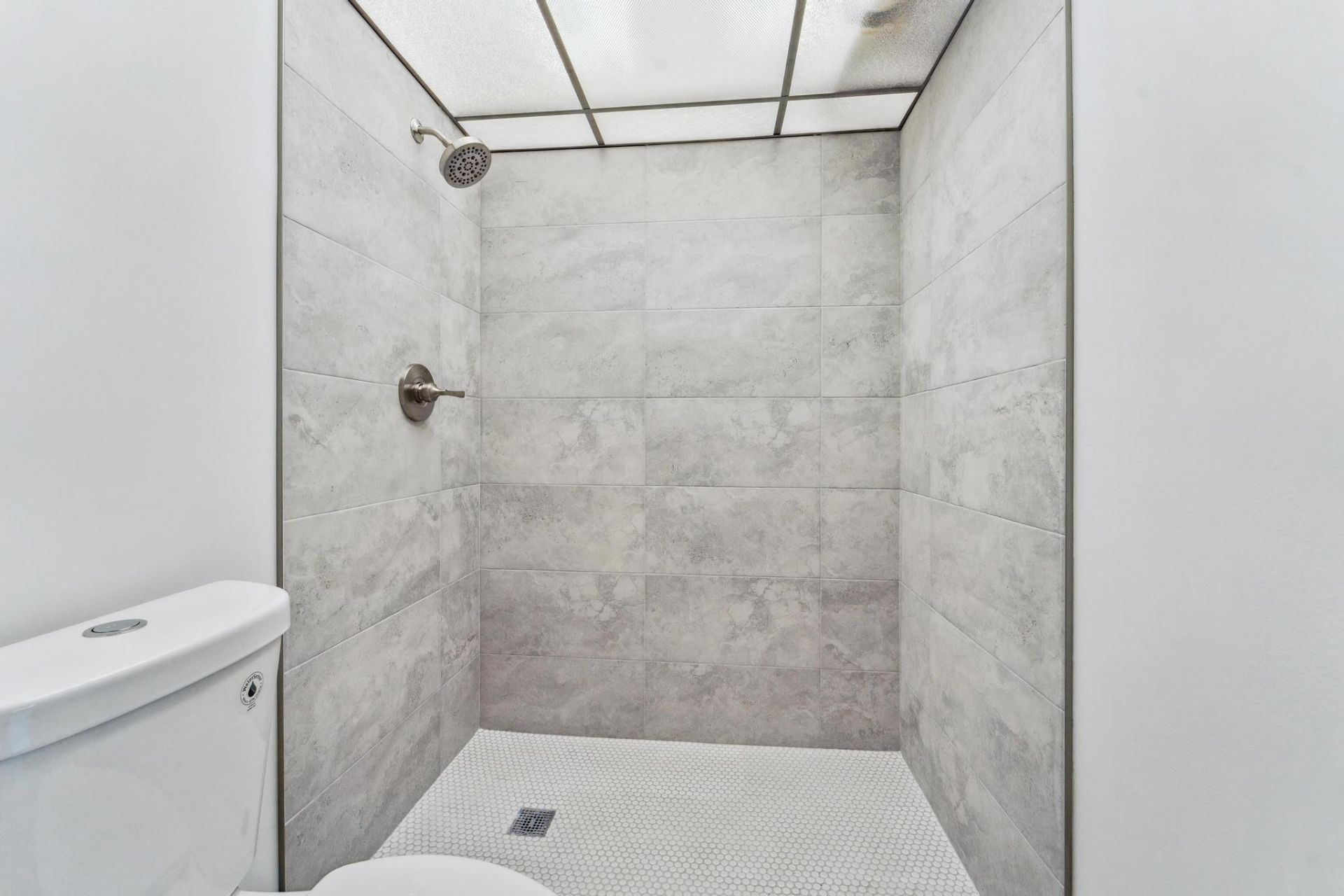 10411 E Clairmont Circle, Unit 211, Tamarac, FL 33321 Photo