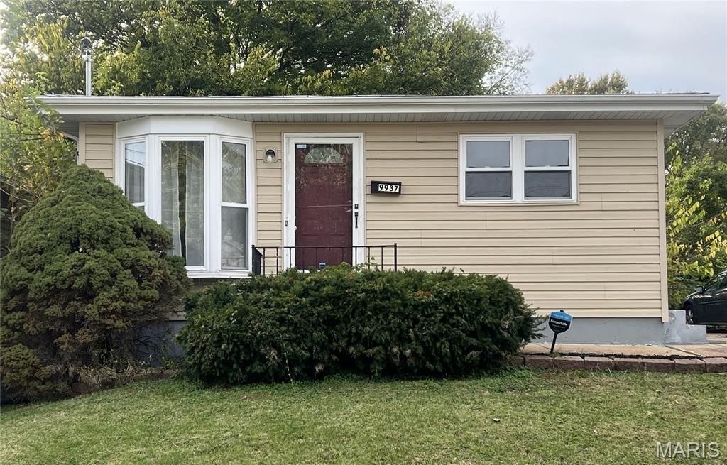 9937 Brook Avenue, Saint Louis, MO 63125 Main Photo