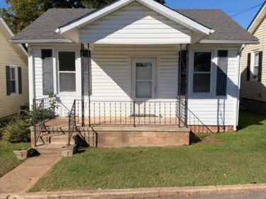 114 Lee Street, Appomattox, VA 24522