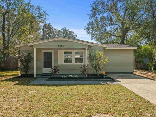 4655 Durham Dr, Pensacola, FL 32526