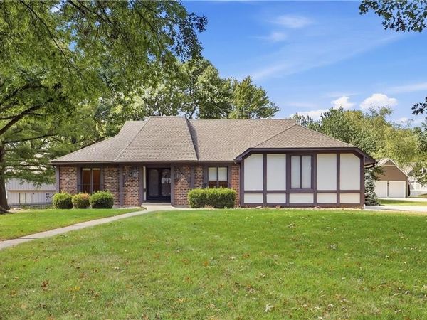 12820 Sagamore Road, Leawood, KS 66209