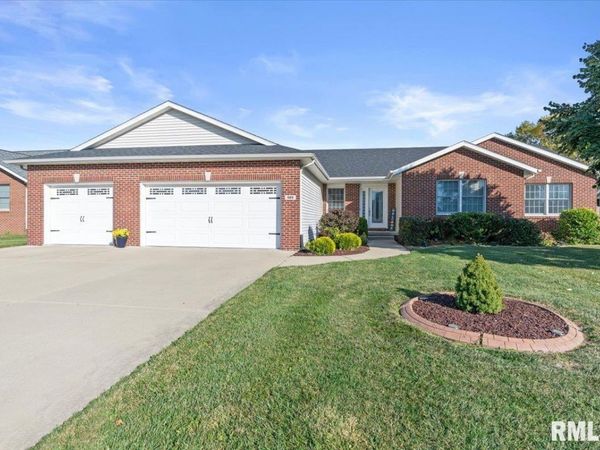 520 PLEASANT Court, Chatham, IL 62629