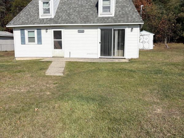 9961 W Carter Road, St. Helen, MI 48656