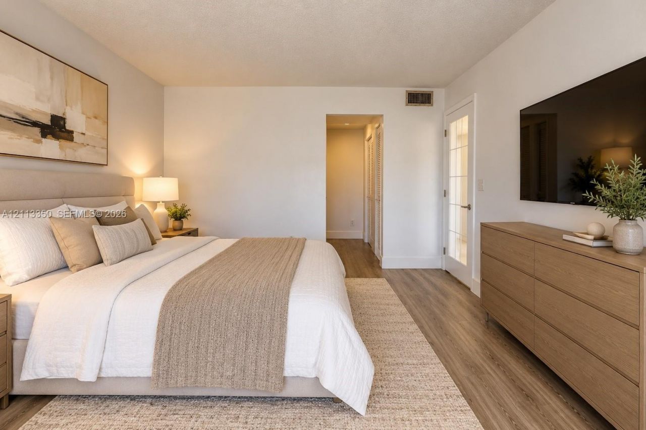 330 SE 2nd St , Unit 504F, Hallandale Beach, FL 33009 Photo