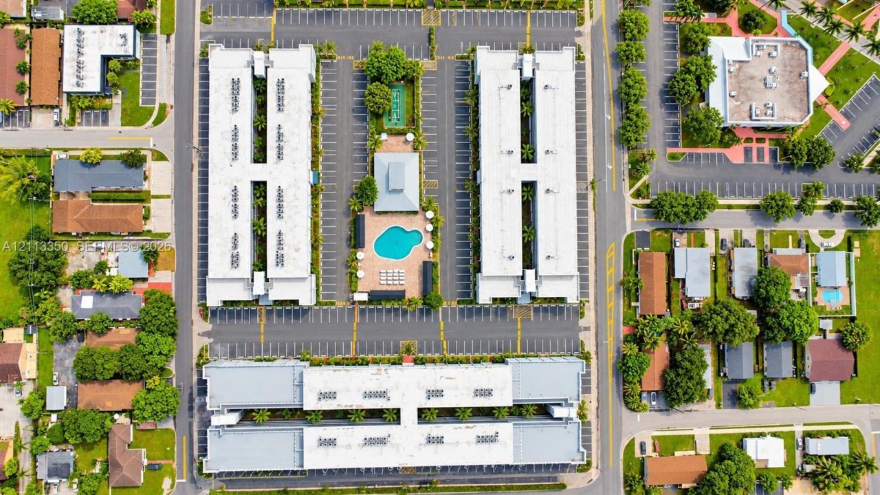 330 SE 2nd St , Unit 504F, Hallandale Beach, FL 33009 Photo