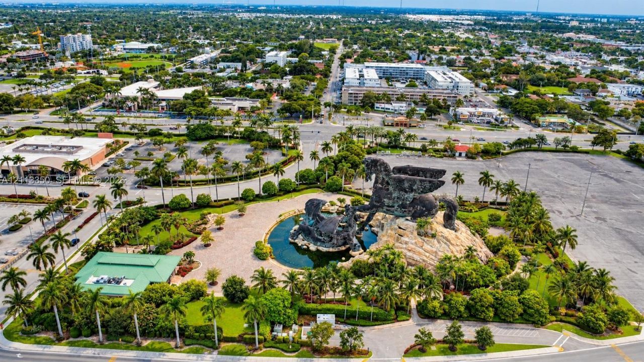 330 SE 2nd St , Unit 504F, Hallandale Beach, FL 33009 Photo