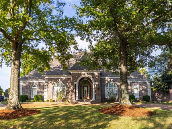 2550 HALLE PARKWAY BLVD, Collierville, TN 38017