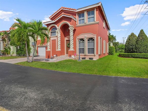 10801 NW 51st Ln , Doral, FL 33178