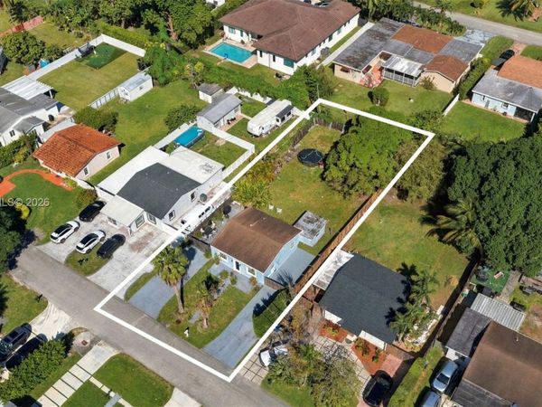6521 SW 42nd St , Miami, FL 33155
