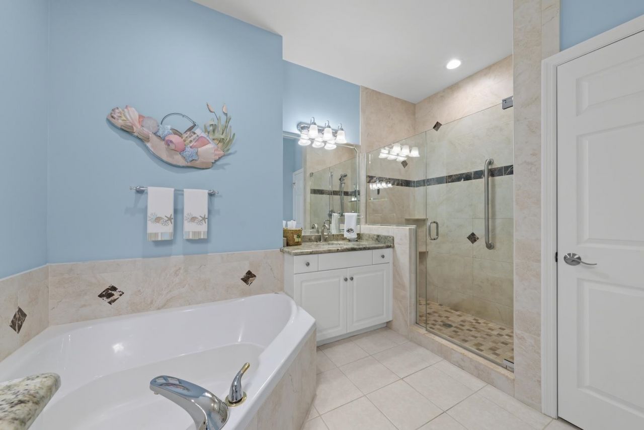 20021 Sanibel View Cir, Unit 201, Fort Myers, FL 33908 Photo