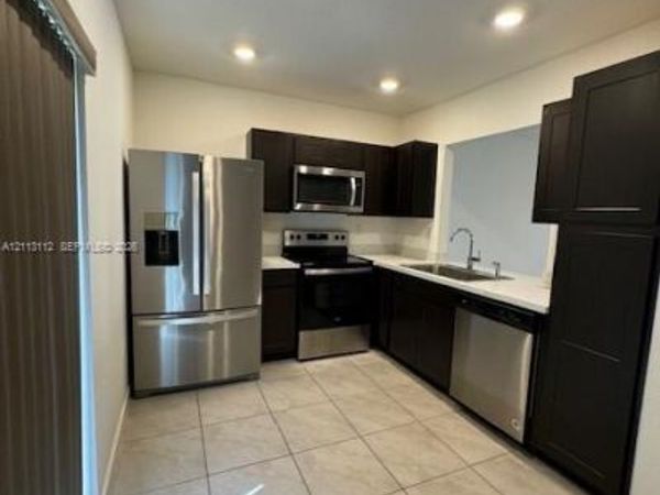 557 NE 5th Ter , Florida City, FL 33034
