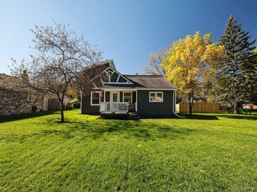 1100 Nokomis Way , Waterford Township, Mi 48328