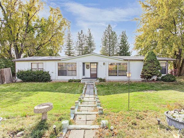 611 W Ash, Genesee, ID 83832