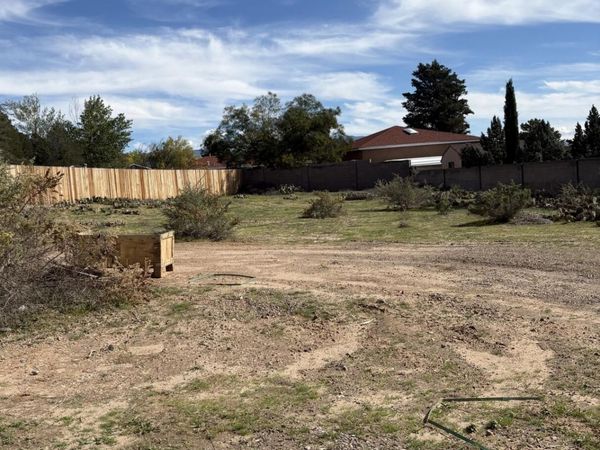 5204 Russell Drive NW, Albuquerque, NM 87114