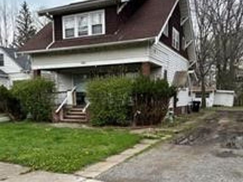 18315 Marcella Road , Cleveland, OH 44119 Photo 2