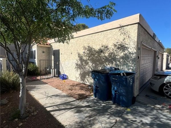 3369 Duece Street, Las Vegas, NV 89121